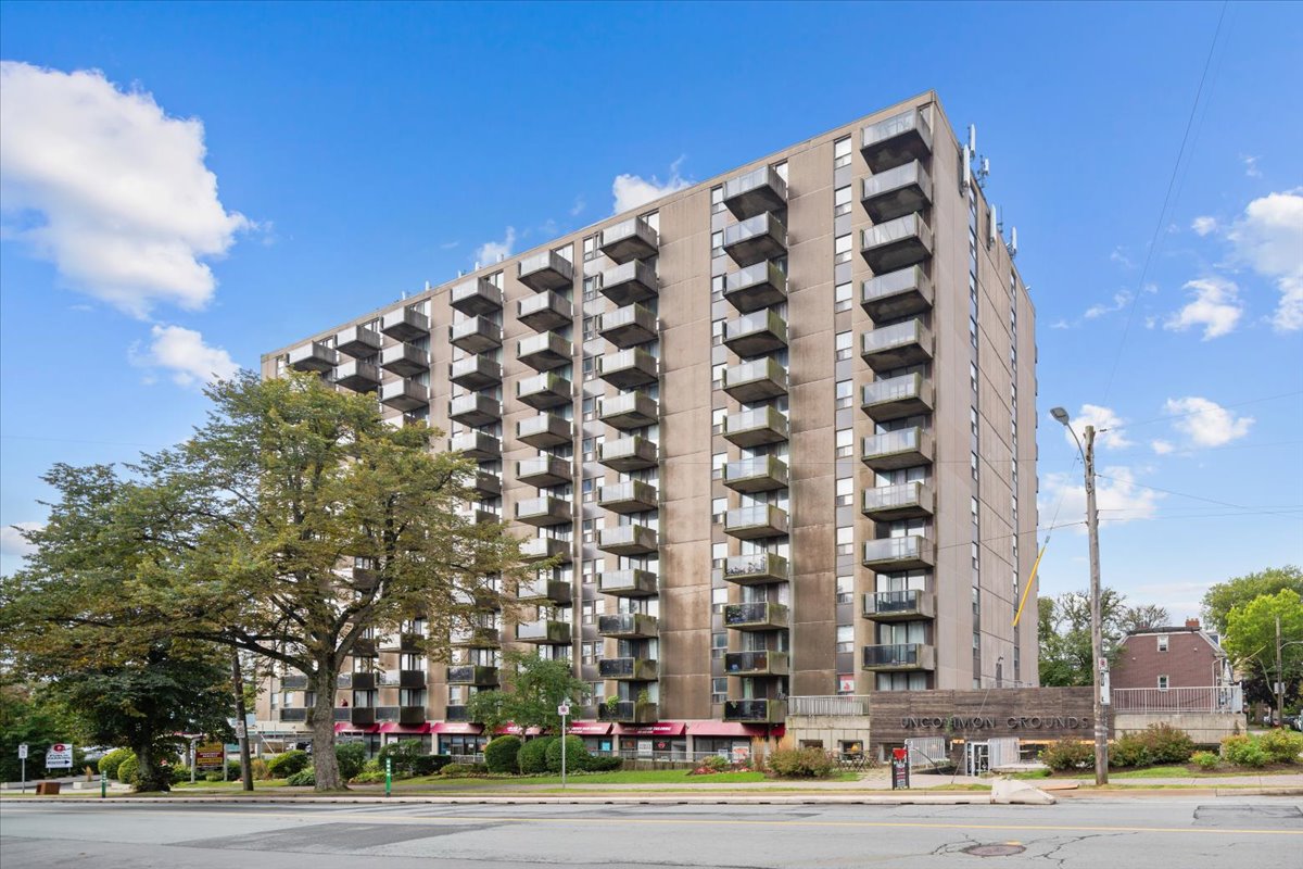 Somerset Place Apartments - Exterior