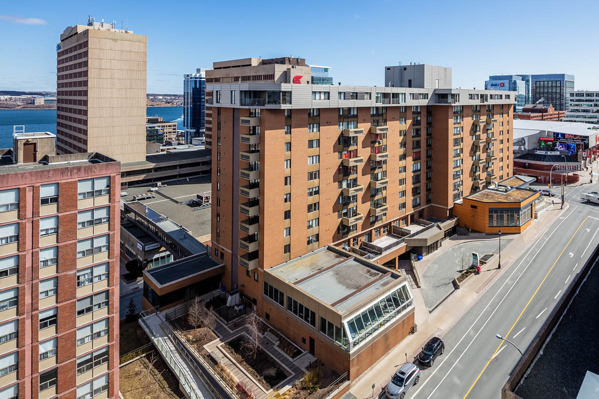 Halifax Apartments - The Plaza - Exterior